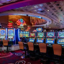 Dashboard Game Unggulan betor365 menampilkan kategori sportsbook, live dealer, dan slot games